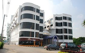 Chainat Thani Hotel